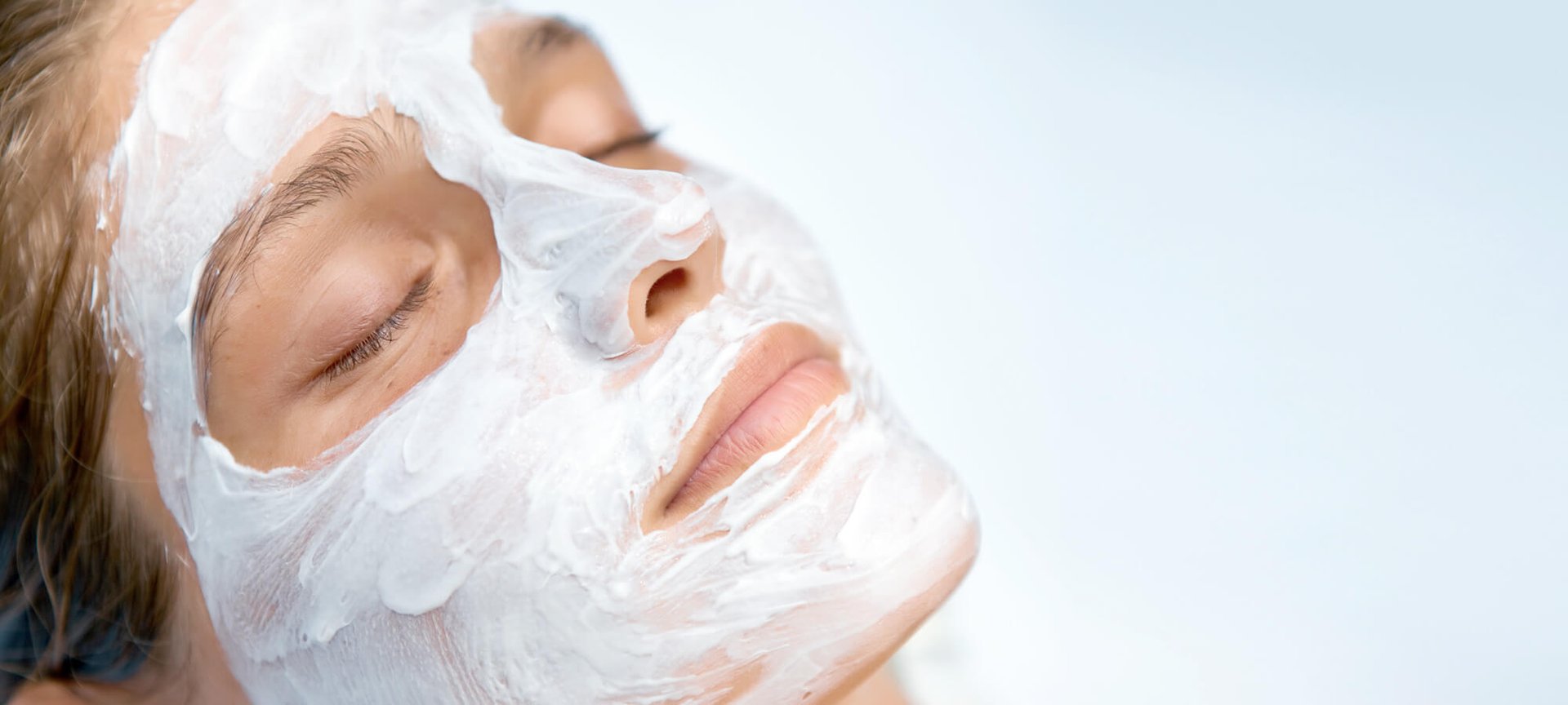 Viisi yleistä kysymystä kasvokuorinnoista hero