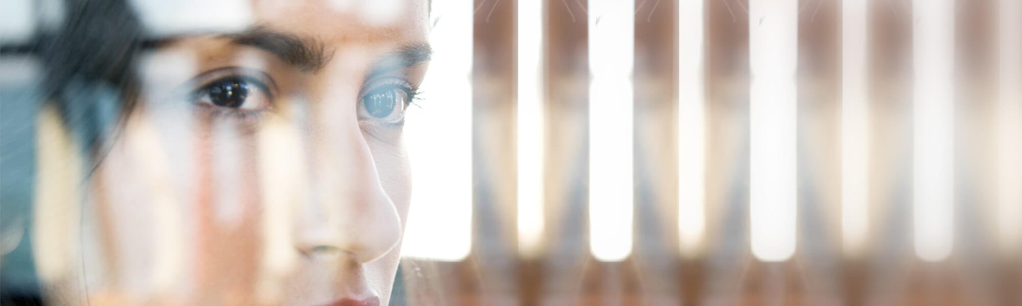 Kasvoseerumi ihmeaine ihonhoitorutiinissa hero