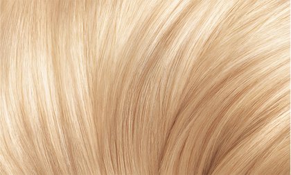 Hiusväri 10 Lightest Blonde Excellence Creme sävy hiuksissa